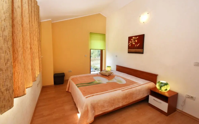 Villa 377