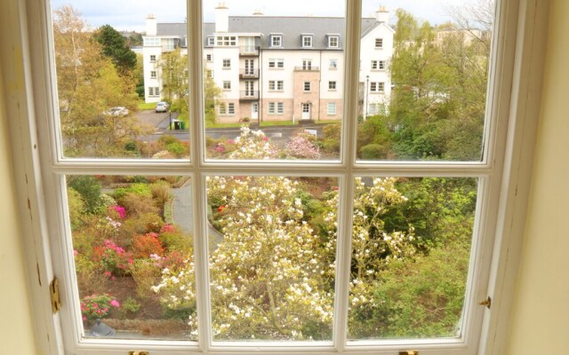 Balfour House Apartment