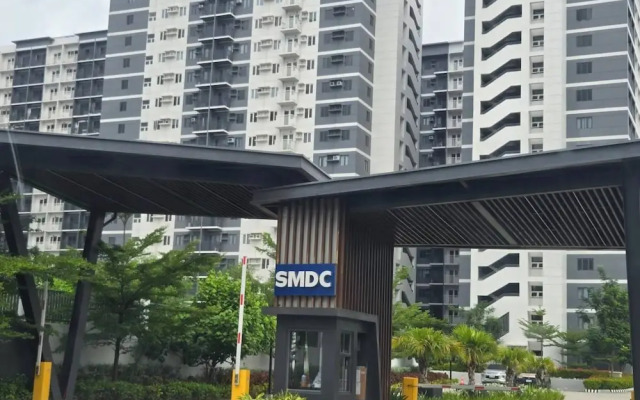 Stylish Condo Room in Iloilo City With Shared Pool