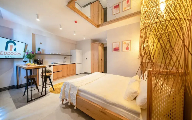 Reddoors Suites Sea View