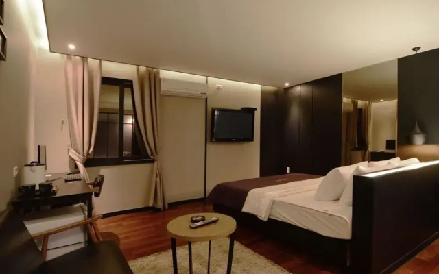 Busan Deokcheon 2heaven Hotel