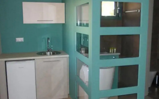 Armeno Resort and Armeno Annex