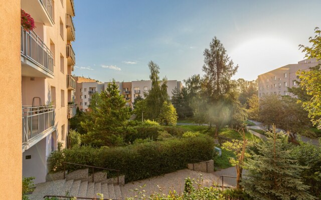 Kopcińskiego Apartment Warsaw by Renters