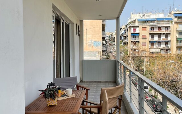 Ageliki's Athens Centre 2BDRM & Parking