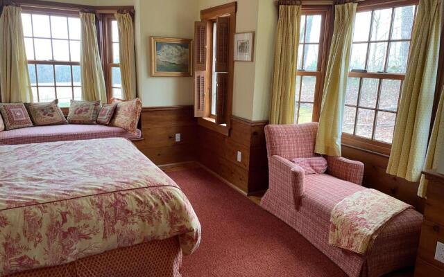 Bromley Farm ski house