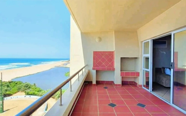 Beachside 3 bed apartment with stunning seaviews