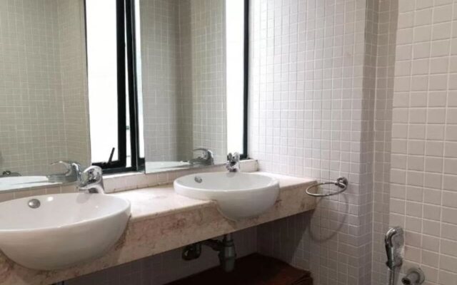 Peninsula Residents All Suite