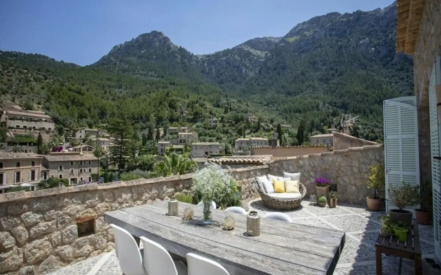 Stylish Holiday Home With Deia Views