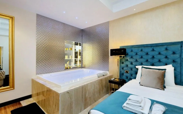 Trevi Diamond Luxury Suites & Jacuzzi