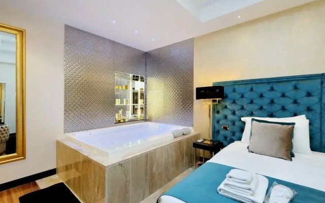 Trevi Diamond Luxury Suites & Jacuzzi