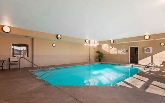 Best Western Plus Butterfield Inn