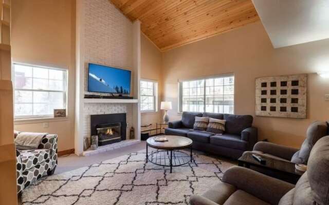 Nine Vail Road Condos with Short Walk to Gondola by RedAwning