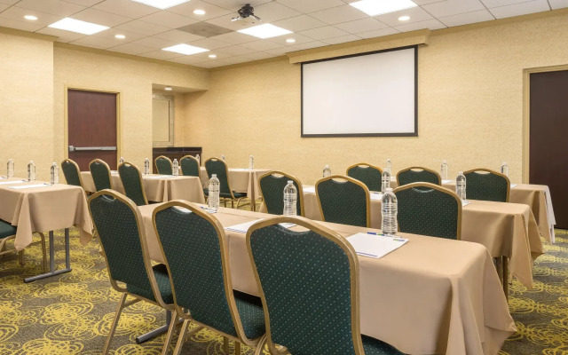 Holiday Inn Express Philadelphia NE - Bensalem by IHG