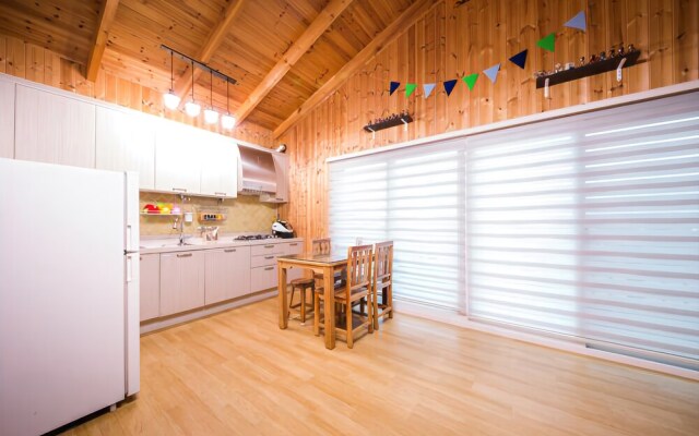 Jeju Hyeoppjae Some&ssam Guesthouse