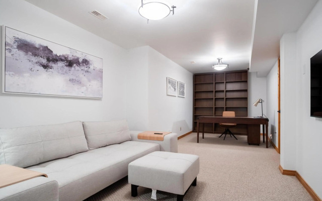 #34 Englewood Greens