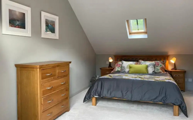 Lovely Riverside Perthshire Flat - Sleeps 8