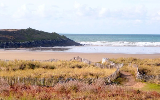 Holiday Home in Plonevez Porzay