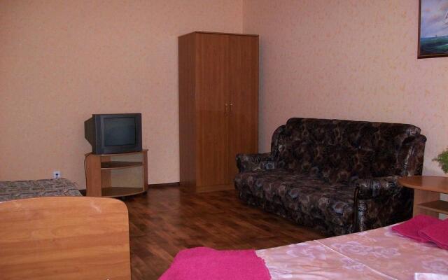 Uyut Hotel