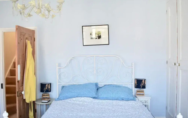 Bright 2 Bedroom House in Central Brighton