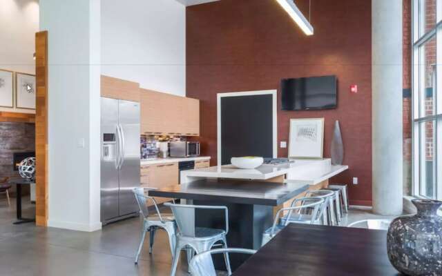 Global Luxury Suites in Emeryville