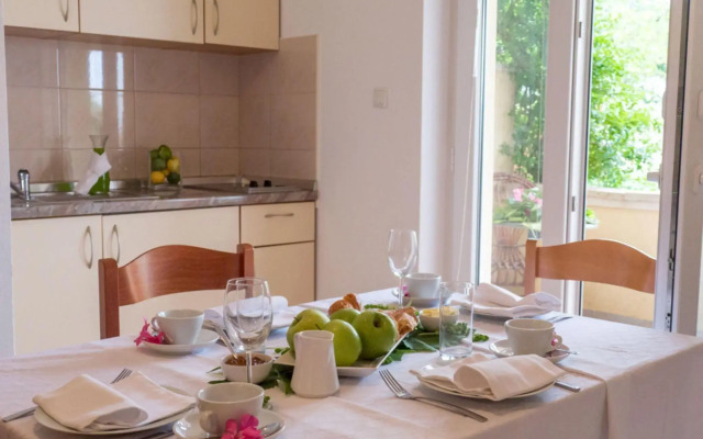 Fabulous Holiday Home in Pakostane With Swimming Pool