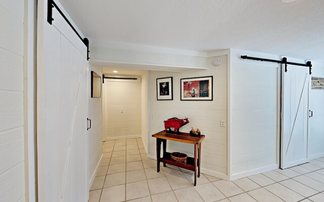 The Purple House - Four Bedroom Home