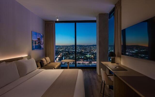 AC Hotel Downtown Los Angeles, a Marriott Hotel