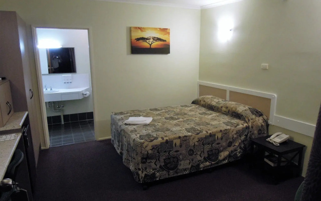 Biloela Centre Motel & Grevillea Steakhouse & Bar