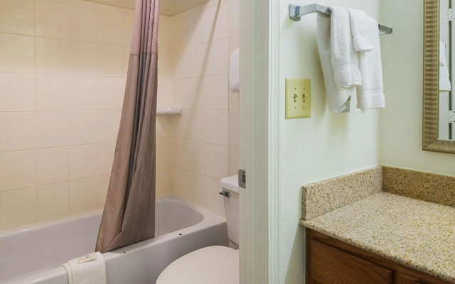 Studio 6 Greensboro, NC