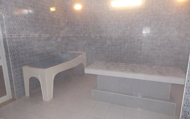 Ecrin Hotel - Family Hotel