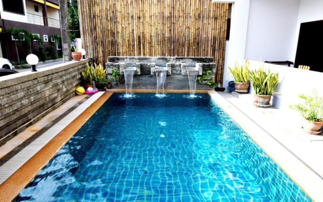 Deng's Kamala Beach Guesthouse