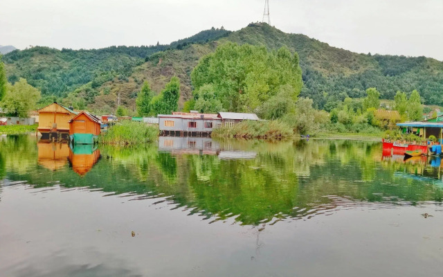 New Bul Bul Group Of Houseboats