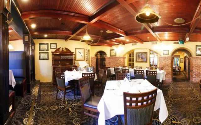 Radisson Suites Covina