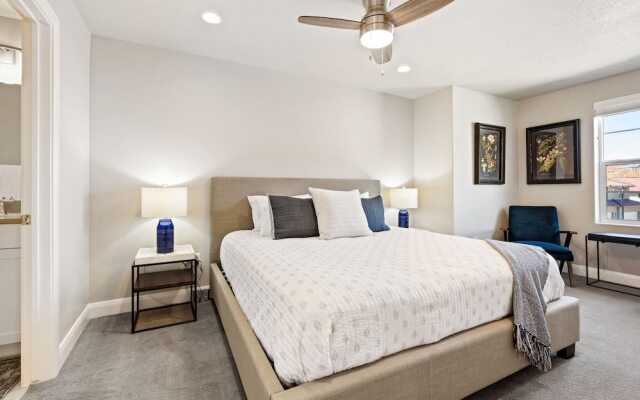 Sunnyside Retreat at Escondido by RedAwning