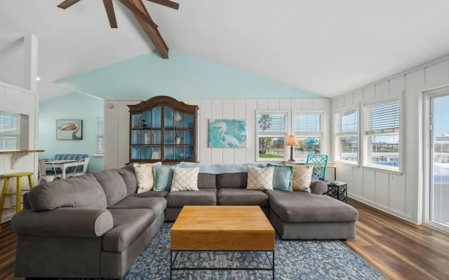 Hideaway at Redhead Road