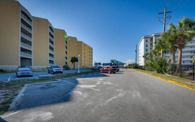 Okaloosa Island Condo Near Boardwalk & Beach!