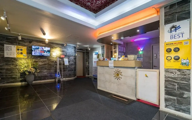 Taebaek Tourist Hotel