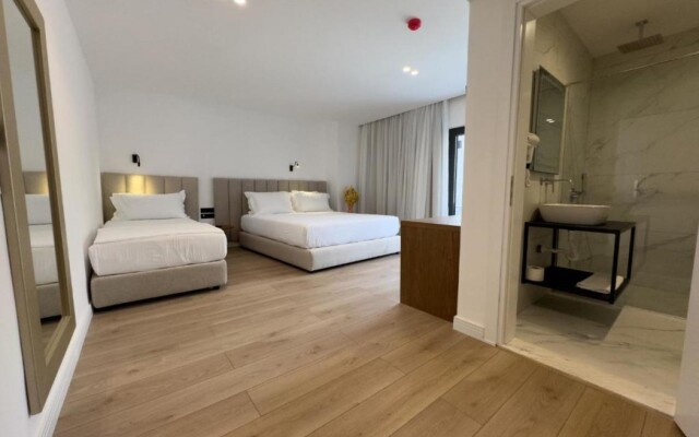 The Queens Lion Premium Hotel