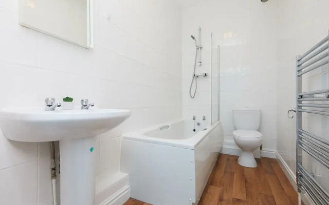 4 Bed Derby House - Long Stays- Parking