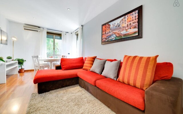 Comfortable Flat 15 Minutes to the City Center