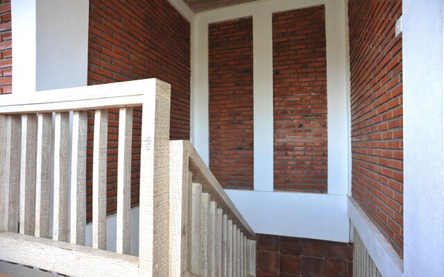 Airy Seminyak Kerobokan Tegal Cupek Gang Karna Bali