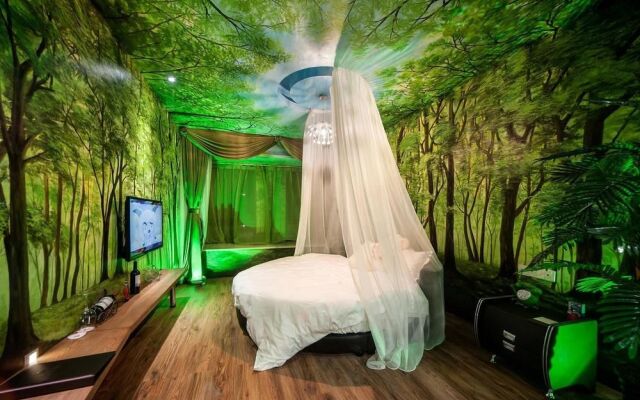 Wuhan Nine-tailed Fox Art Hotel