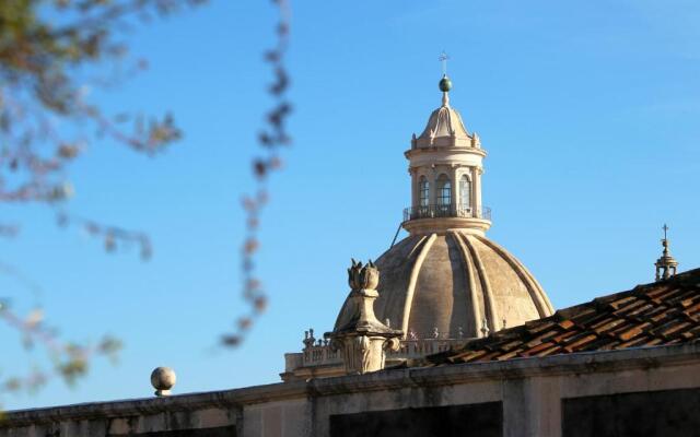 Piazza Universita Wonderful View
