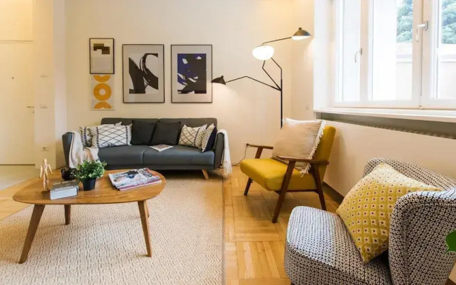 Dante Apartment With Parking