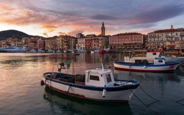 Timeless Escape Villa - Garden and Sea