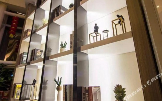 Ruisite Hotel (Shijiazhuang Zhaiying South Street Sky Garden)