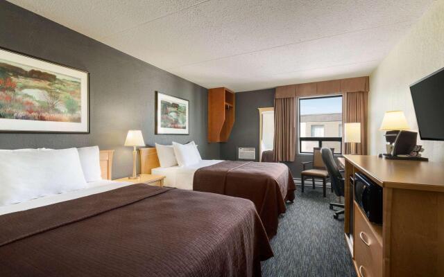 Travelodge by Wyndham Edmonton West