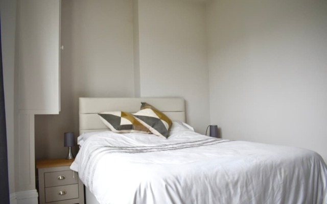 2 Bedroom Apartment in Seven Dials