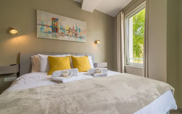 Luxurious Suites Elegance