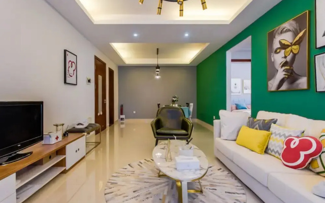 Locals Boutique Apartment Jiuzhou Port.6